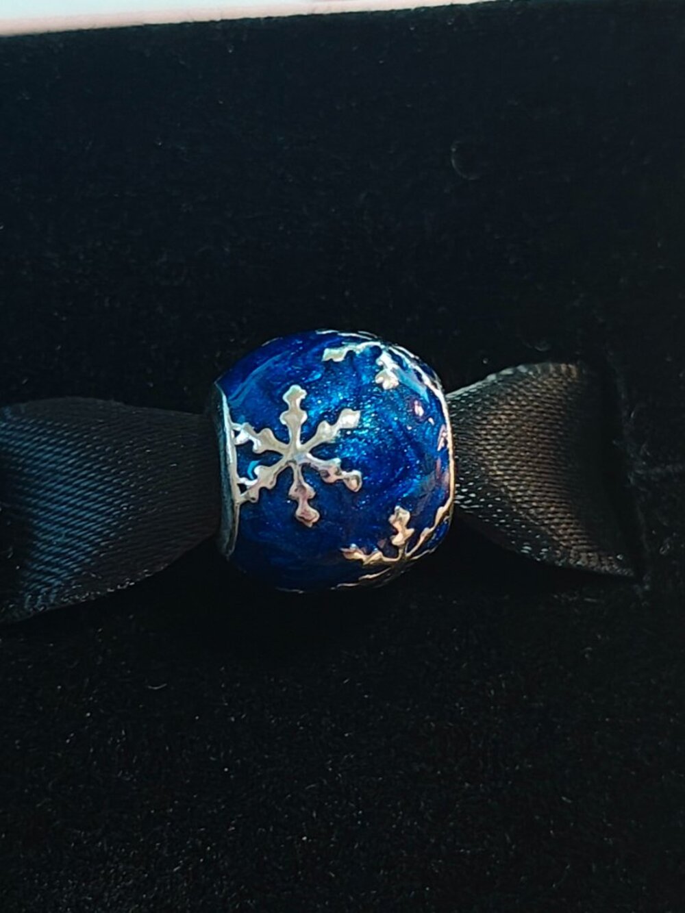 Authentic Pandora Retired Wintry Delight Charm 796357EN63 Sterling Silver Blue